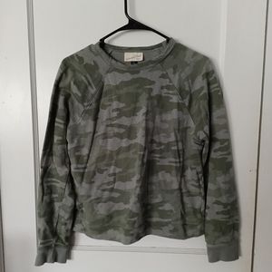 Universal Thread camo sweater top